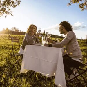 Aperitivo al tramonto in Vigna Azienda Agricola Cobue